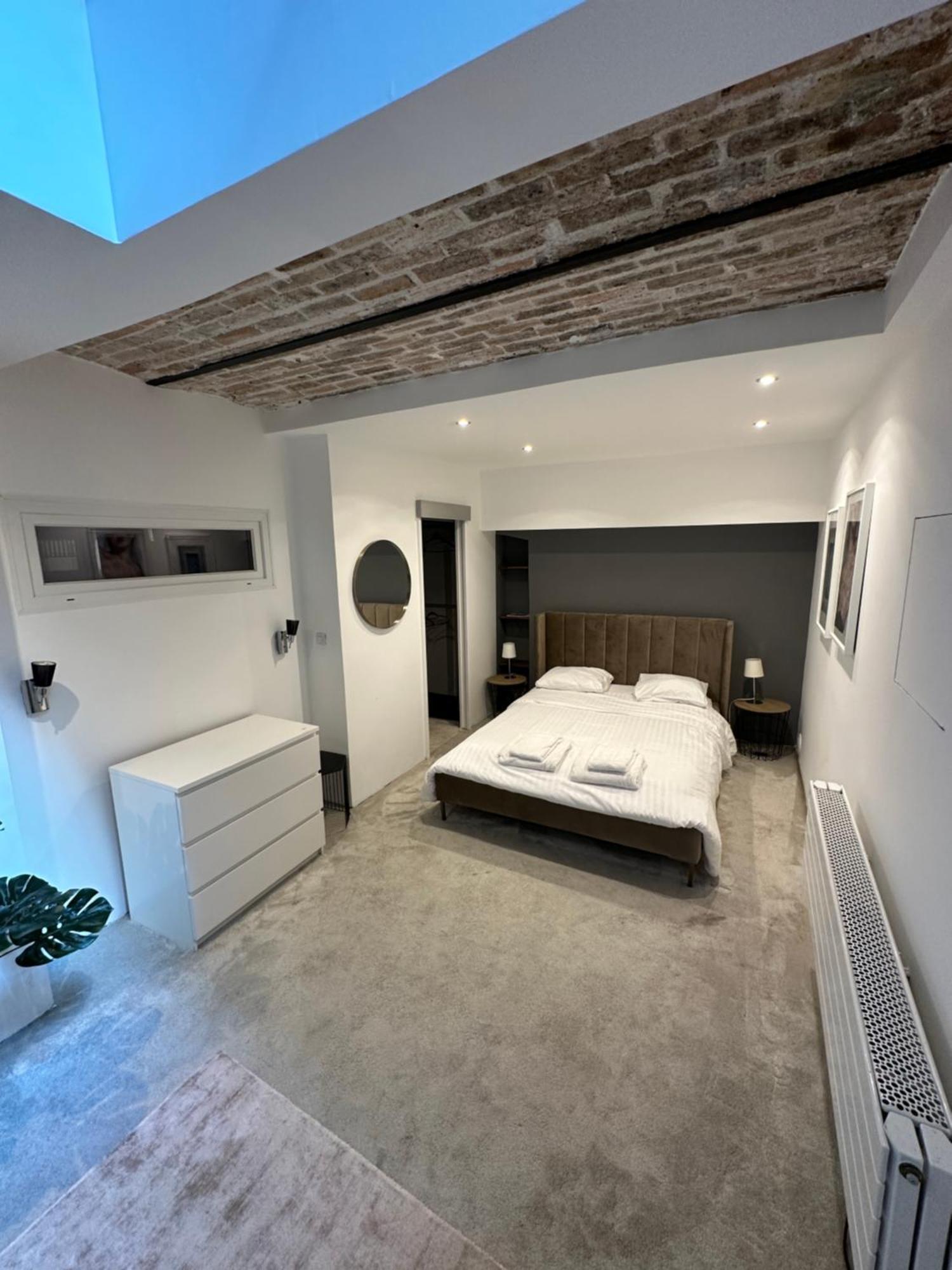 Canal Saint Martin Apartments Париж Екстериор снимка